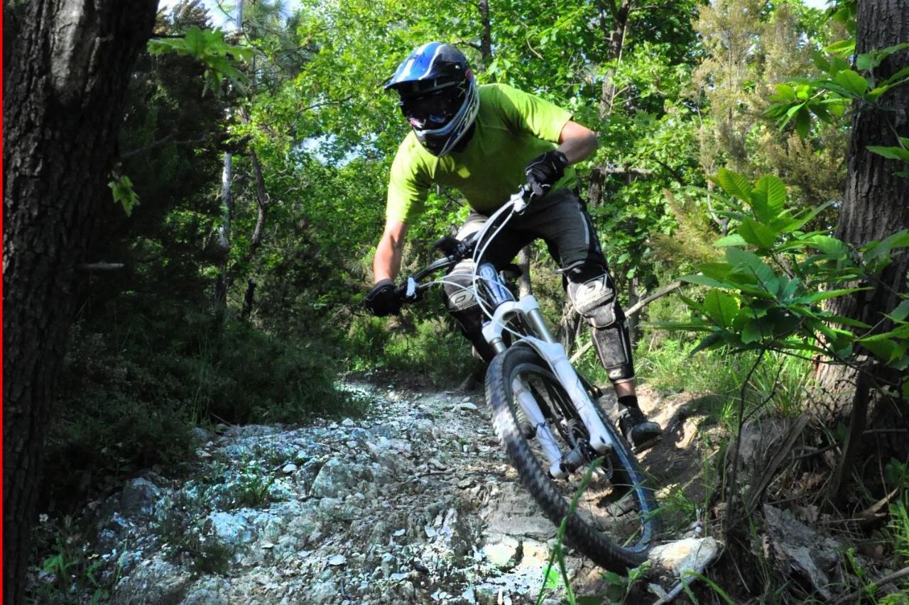 Residence Finale Bike And Beach Finale Ligure Eksteriør billede